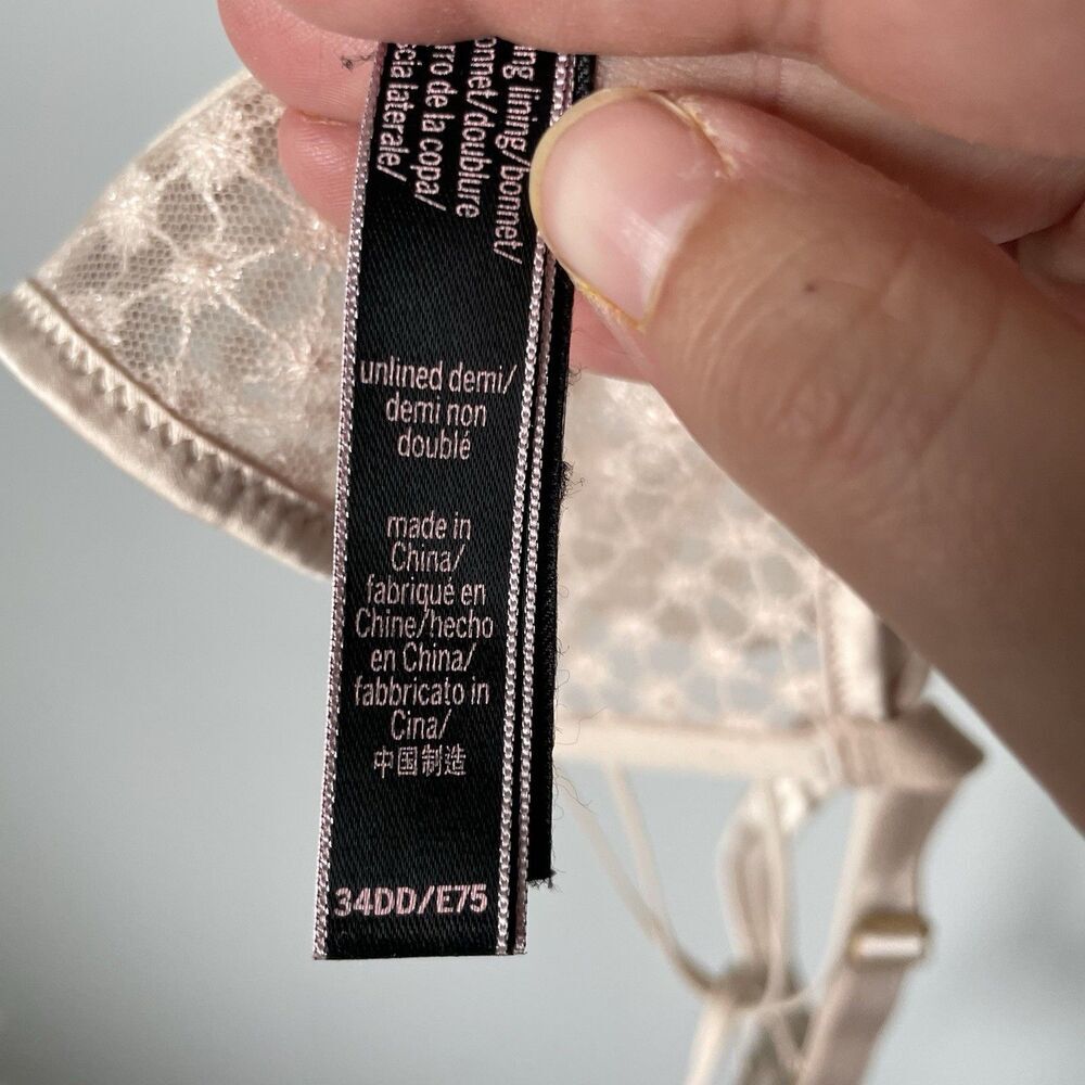 Victoria's Secret Body by Victoria Unlined Demi Bra Lingerie Women's Size 34DD - Picture 7 of 7